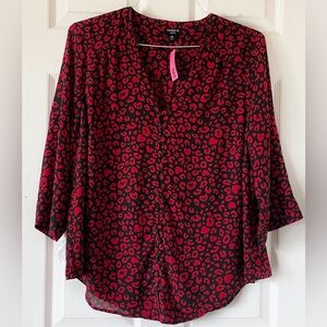 TORRID Harper Black/Red Women’s Blouse‎ Top Roll Tab Sleeves V Neck Sz 00…